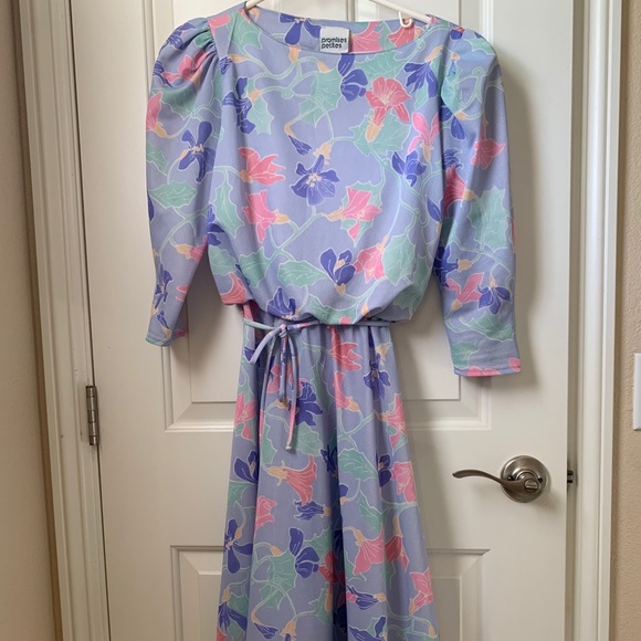 Vintage Floral dress - Picture 2 of 5